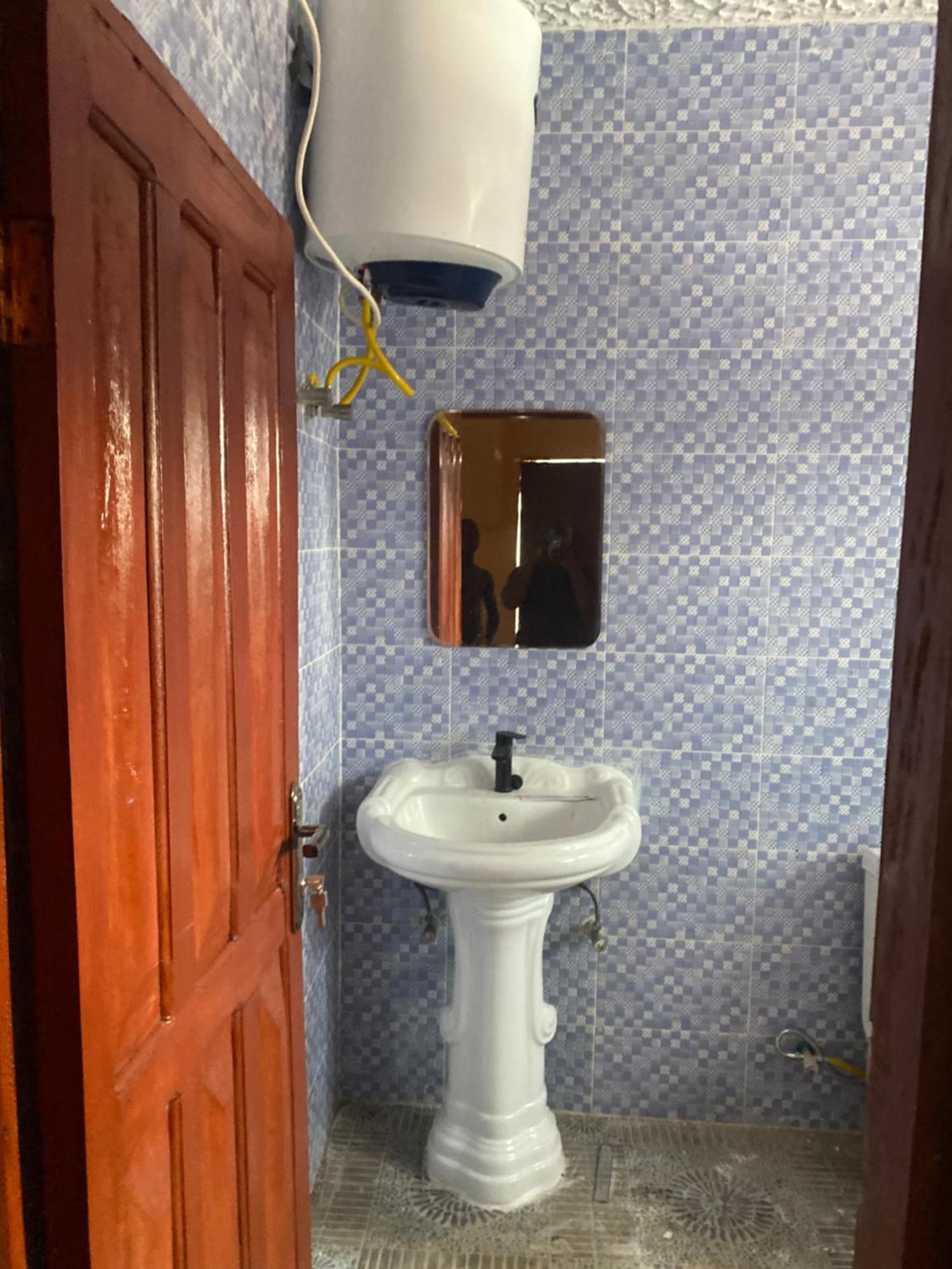 Debora Guest House فريتاون المظهر الخارجي الصورة