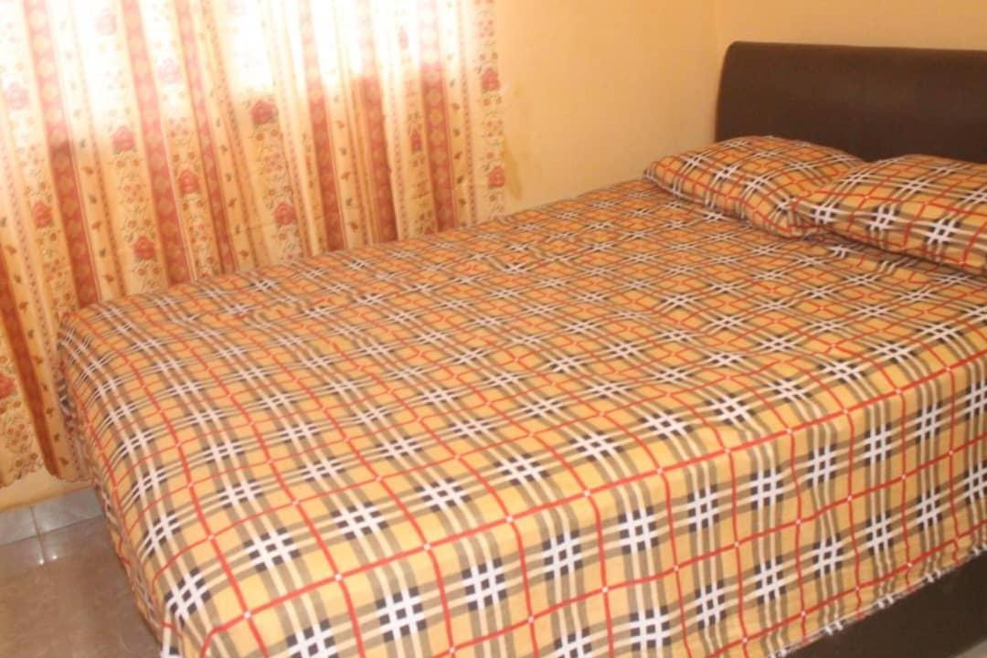 Debora Guest House فريتاون المظهر الخارجي الصورة